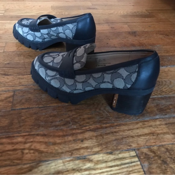 Boot style coach heels - Picture 5 of 6